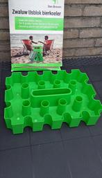 te koop groene hard kunstoffen bier koeler voor 24 flesjes, Caravans en Kamperen, Koelboxen, Ophalen of Verzenden, Nieuw, Koel-accessoire