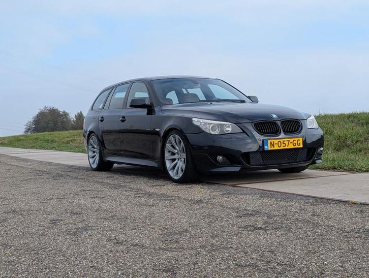 BMW 550i M-pakket handgeschakeld E61 V8, Auto's, BMW, Particulier, 5-Serie, ABS, Airconditioning, Alarm, Bluetooth, Boordcomputer