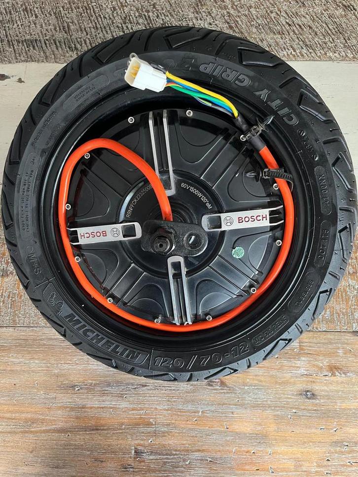 Niu NQ1 Bosch motor 1500W 60V inclusief Michelin band, Fietsen en Brommers, Brommeronderdelen | Scooters, Zo goed als nieuw, Overige merken