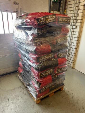 Meerdere pallets houtskool - 10kg - Grote stukken beschikbaar voor biedingen