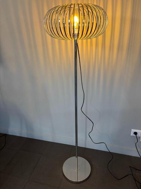 Verstelbare Vloerlamp - Chroom - Modern & Praktisch!, Huis en Inrichting, Lampen | Vloerlampen, Nieuw, 150 tot 200 cm, Glas, Ophalen of Verzenden