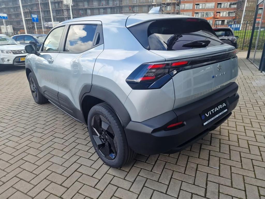 Suzuki Vitara PAASACTIE Select 61 kWh € 35.294,00, Auto's, Suzuki, Stof, Nieuw, SUV of Terreinwagen, Zilver of Grijs