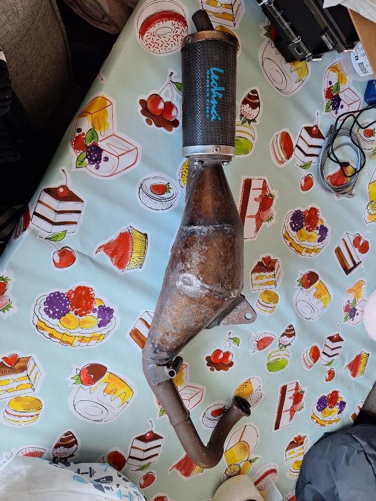 Leovince handmade carbon, Tweetakt, Gebruikt, Overige modellen, Maximaal 45 km/u