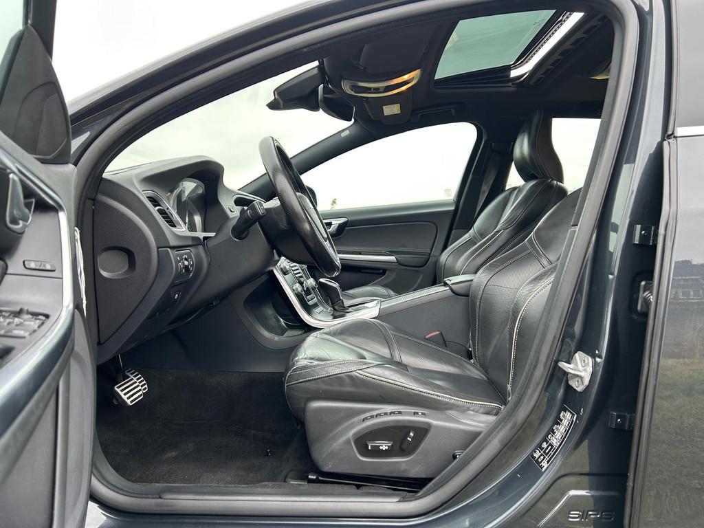 Volvo V60 2.4 D6 Twin Engine R-Design Schuifdak/ Afneembare, Auto's, Automaat, 68 pk, Lichtsensor, Vierwielaandrijving