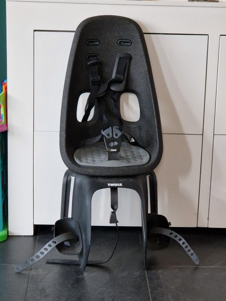 Thule Yepp Next2 Fietsstoeltje - Met Sleutels, Achterzitje, Voetsteuntjes, Ophalen of Verzenden, Zo goed als nieuw