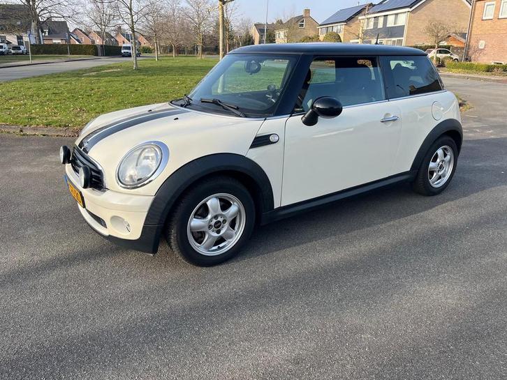 Mini Cooper 1.6-16V Wit 2008 Pano,Airco, Auto's, Mini, Particulier, Benzine, Hatchback, Geïmporteerd, Wit, Ophalen