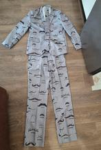 Carnavalspak / Moustache snorren kostuum 3 delig - in maat M, Ophalen, Gedragen