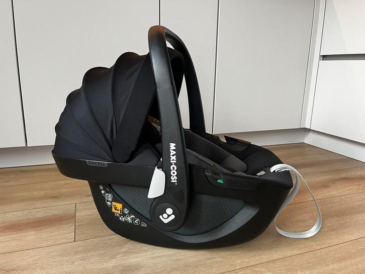 Maxi-Cosi Pebble 360 i-Size - Essential Black, Kinderen en Baby's, Autostoeltjes, Zo goed als nieuw, Maxi-Cosi, 0 t/m 10 kg, Autogordel of Isofix