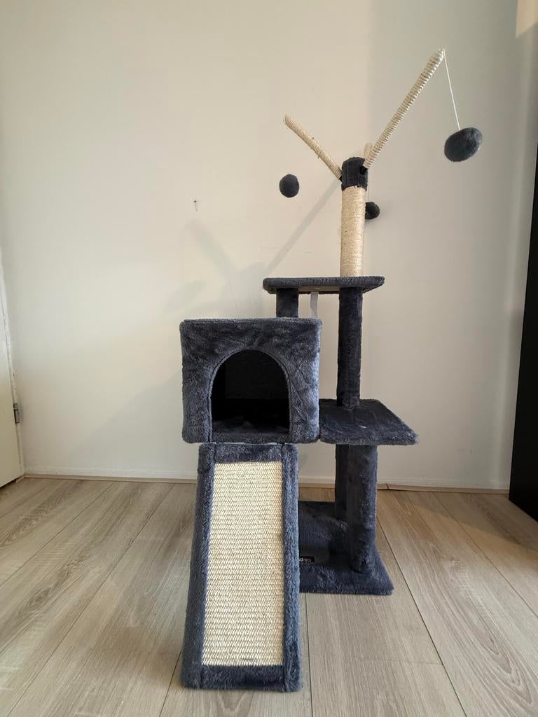 Kleine katten toren met stokken/katten speeltjes, Dieren en Toebehoren, Katten-accessoires, Ophalen, Zo goed als nieuw
