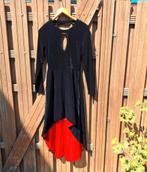 Zwarte fluwelen jurk met rode onderrok, Ophalen of Verzenden