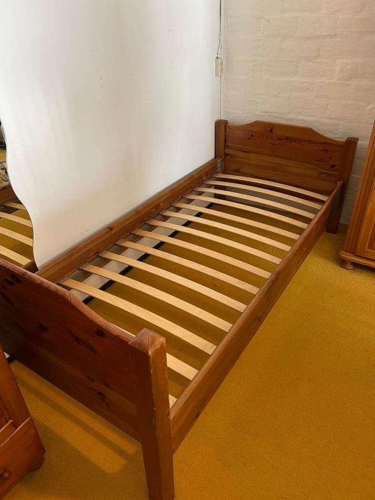 1 persoonsbed 90x200. Gratis af te halen., Huis en Inrichting, Slaapkamer | Bedden, Ophalen, Gebruikt, 90 cm, Eenpersoons