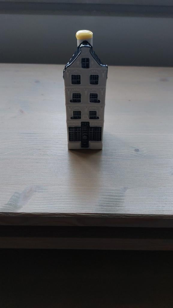 KLM Huisje nr 28, Verzamelen, KLM Huisjes, Ophalen of Verzenden, Zo goed als nieuw, 21 t/m 40, Gevuld