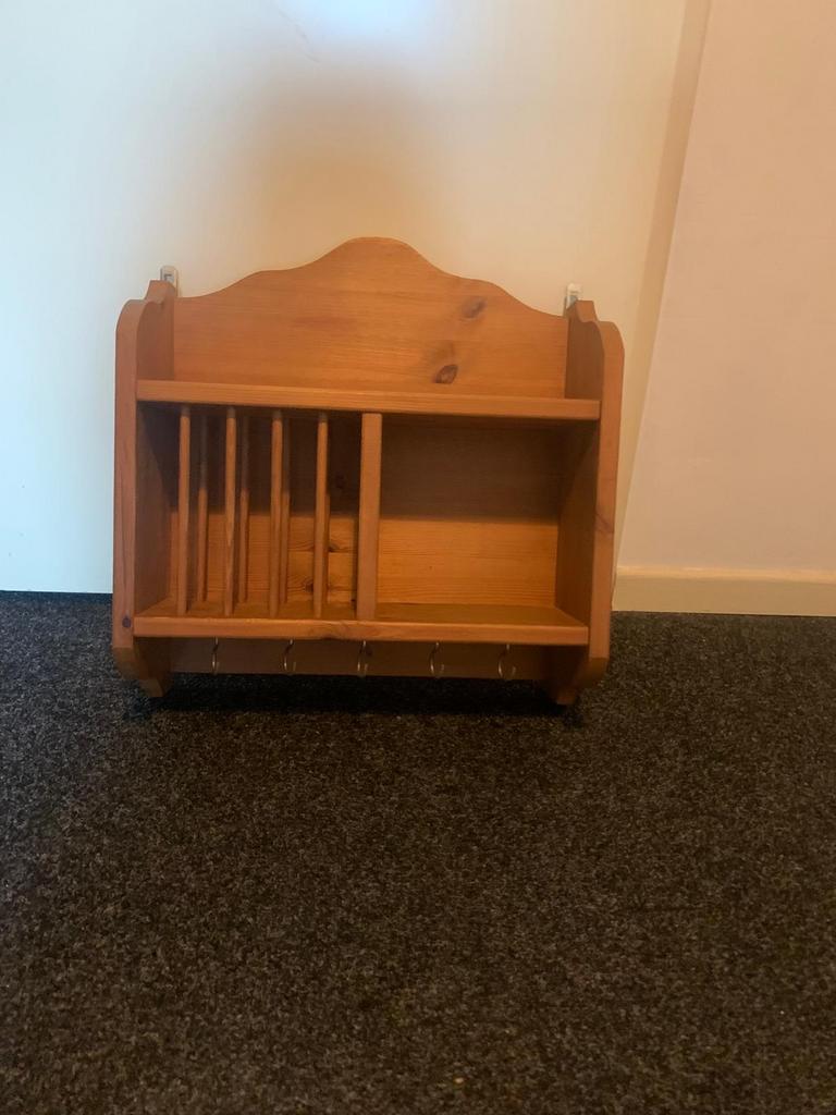 Retro houten wandkastje met haakjes en vakken, Met plank(en), Gebruikt, Ophalen of Verzenden, Minder dan 150 cm