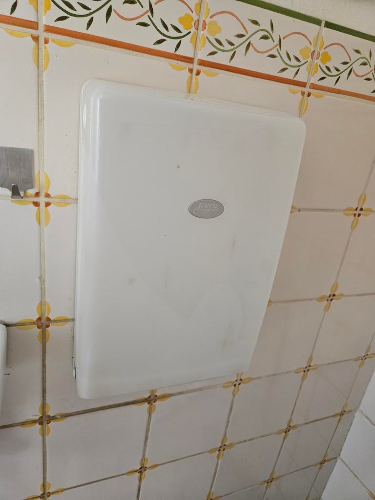 Te koop handdoeken dispenser, Ophalen, Magneetbord