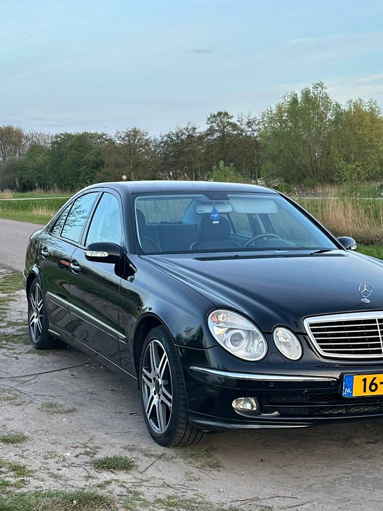 Mercedes-Benz E 280 Benzine – Automaat, Auto's, Mercedes-Benz, Automaat, 232 pk, Zwart, Zwart
