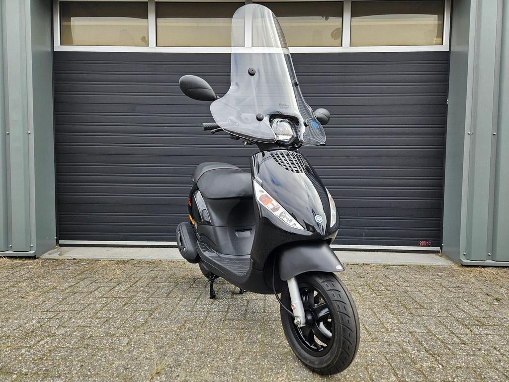 PIAGGIO ZIP 4T E4 SNOR BJ2018 ZWART 2584KM TOPSTAAT - SCHERM, Piaggio, PIAGGIO, Onbekend, Ophalen of Verzenden
