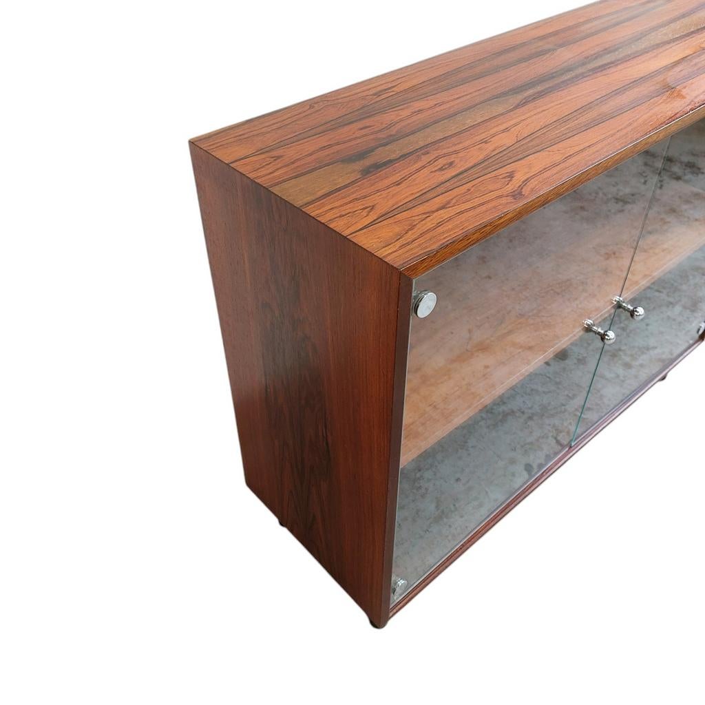 Vintage palissander vitrinekast, Huis en Inrichting, Kasten | Vitrinekasten, Ophalen, 50 tot 100 cm, Onbekend, 25 tot 50 cm