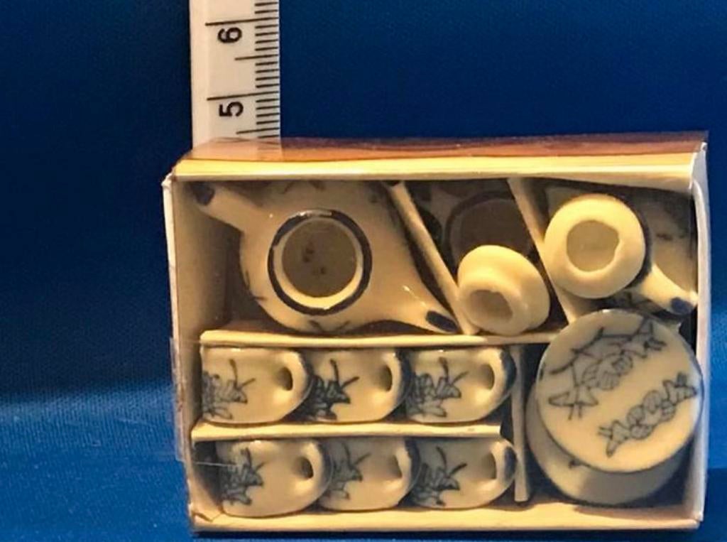 Miniature figure - Antiek Miniatuur Zithoek voor Poppenhuis (7) - .835