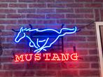 Mustang Neon Verlichting - Unieke Wanddecoratie, Verzamelen, Merken en Reclamevoorwerpen, Ophalen, Zo goed als nieuw, Lichtbak of (neon) lamp