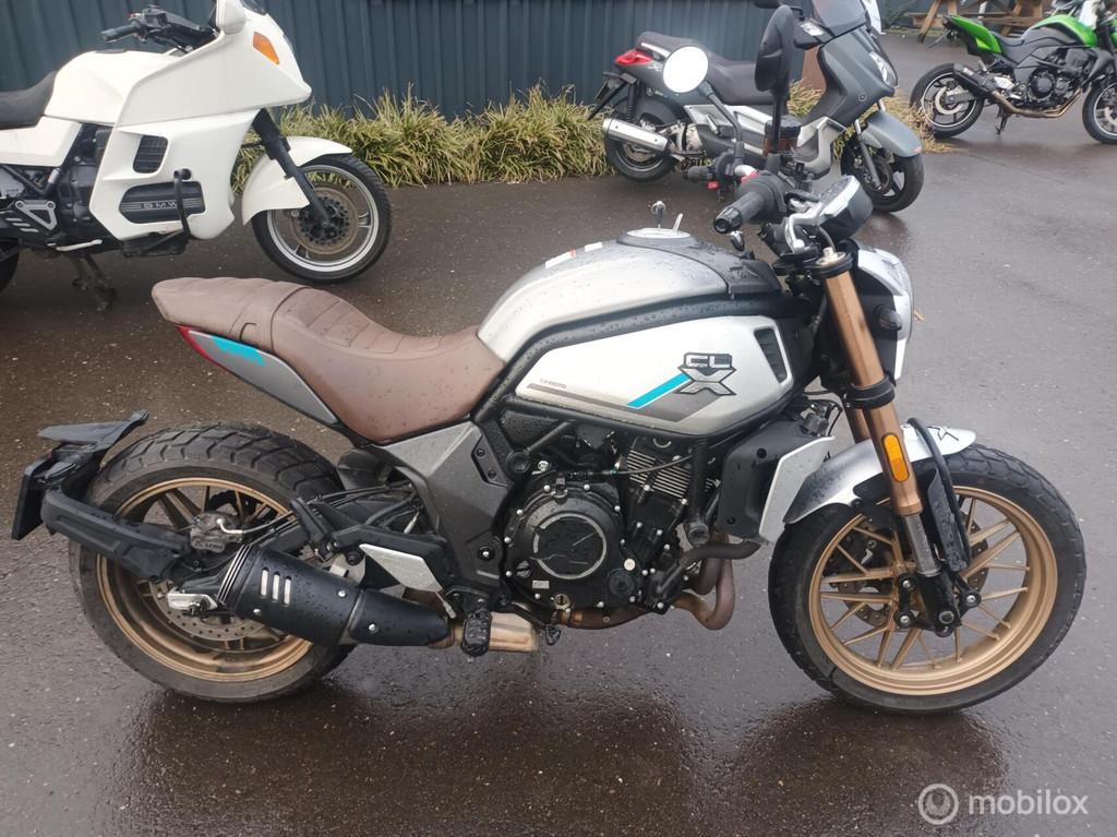 CFMoto 700CL-X Heritage 2024 7000 km Inruil Kan, 693 cc, Bedrijf, Meer dan 35 kW, Toermotor