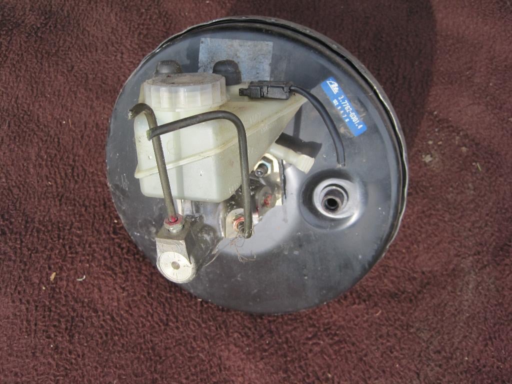 Mercedes S124 rembekrachtiger W124, Ophalen of Verzenden, Gebruikt, Universele onderdelen