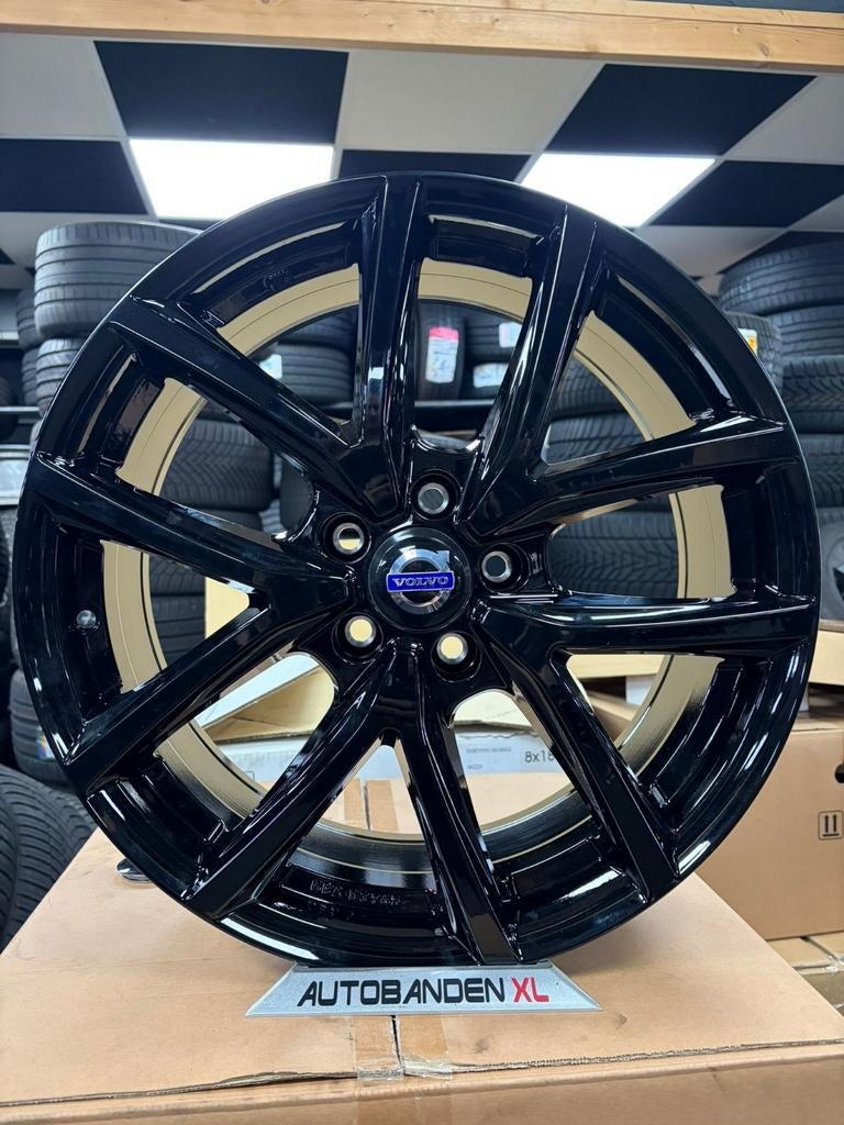 18 Inch Lakzwarte Ford en Volvo Velgen 5x108, Ophalen of Verzenden, Nieuw, Personenwagen, Velg(en)