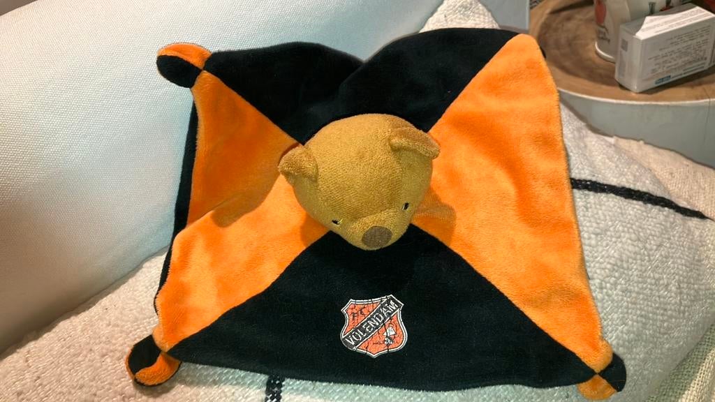Volendam beer knuffeldoekje, Ophalen of Verzenden, Gebruikt, Beer