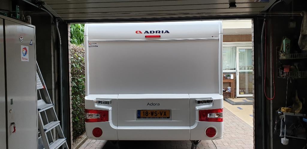 Caravan Adria Aodora 492 UL, Caravans en Kamperen, 2 aparte bedden, Rondzit, Kachel, Particulier