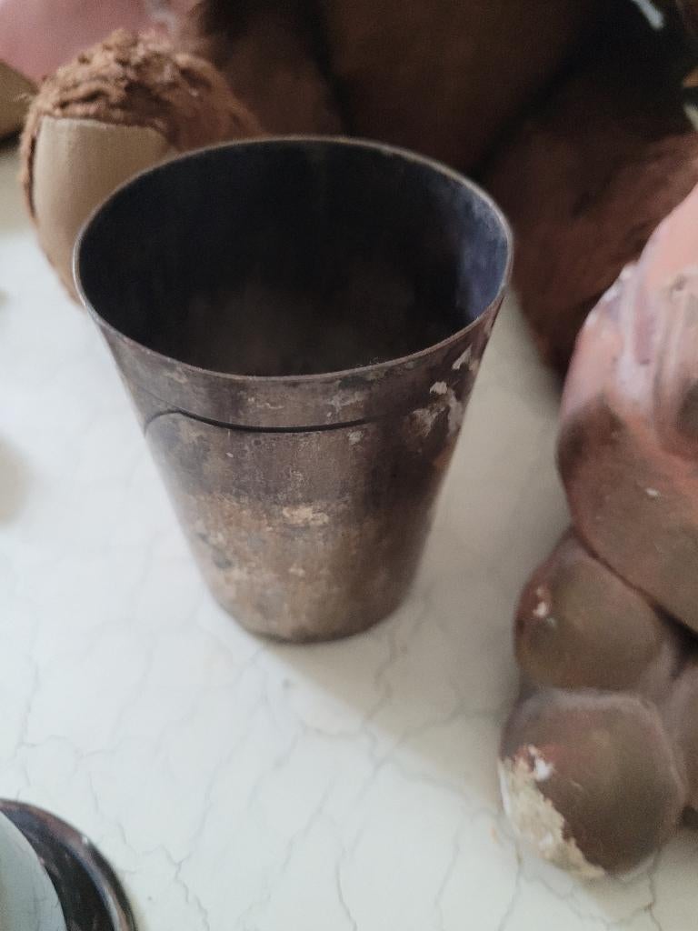 Gegraveerde oude zilveren beker, lepelvaasje, Antiek en Kunst, Curiosa en Brocante, Ophalen of Verzenden