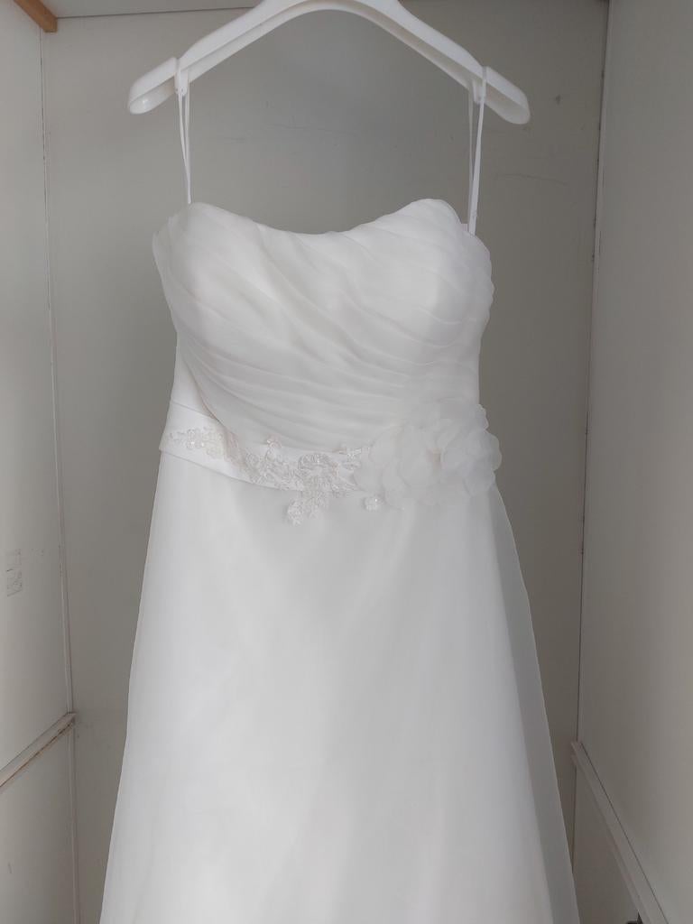 Trouwjurk maat 40 strapless, met kleine sleep, Ophalen