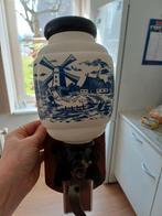 Kruidenkast met koffiemolen, Antiek en Kunst, Antiek | Keukenbenodigdheden, Ophalen of Verzenden