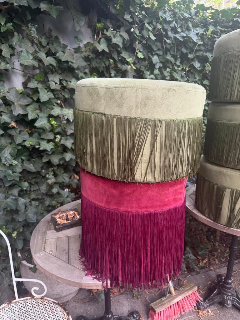 Franse stijl poefjes met franjes - Diverse kleuren, Minder dan 50 cm, Gebruikt, Rond, Ophalen of Verzenden