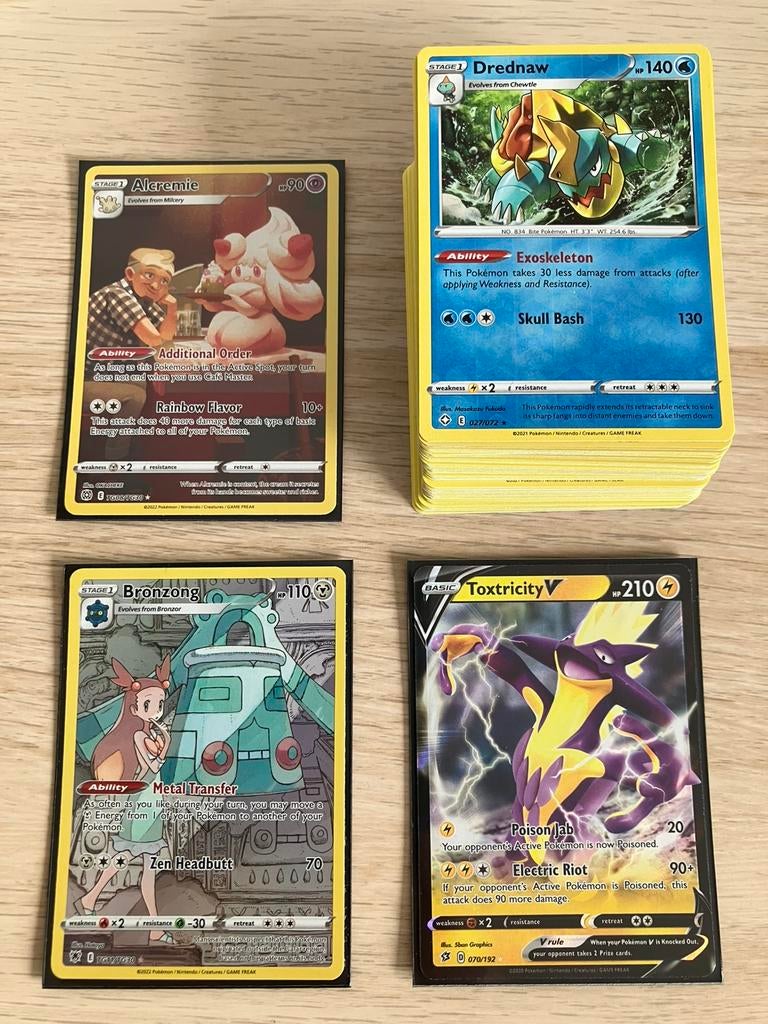 KADO TIP Set van 100 verschillende originele Pokemon kaarten, Ophalen of Verzenden, Zo goed als nieuw, Meerdere kaarten, Foil