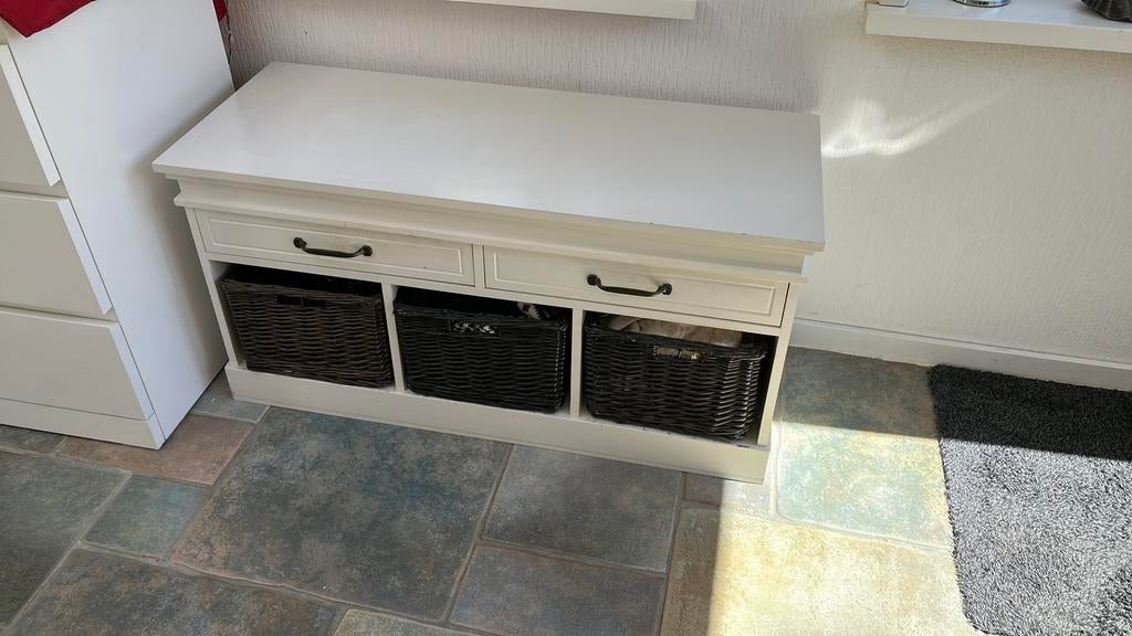 Kastje met 3 rieten mandjes, Huis en Inrichting, Ophalen, Zo goed als nieuw