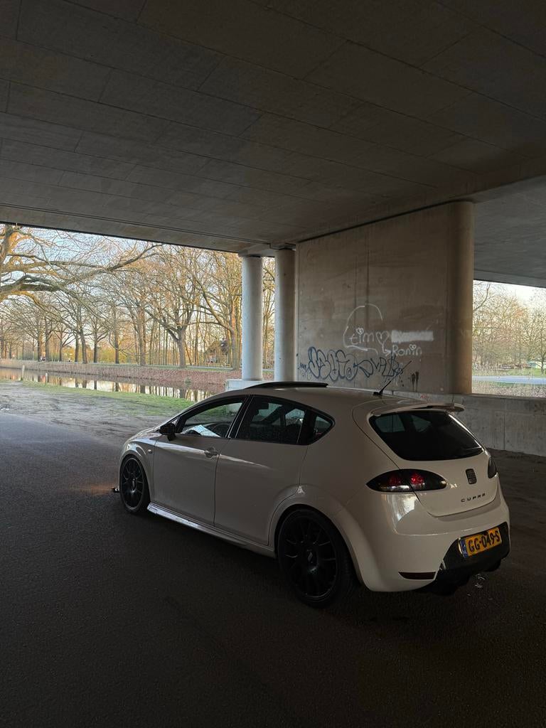 Seat Leon 2.0 Tfsi 380 pk  2008 Wit, Auto's, Seat, Leon, Benzine, E, Hatchback, Handgeschakeld, Geïmporteerd, Wit, Voorwielaandrijving