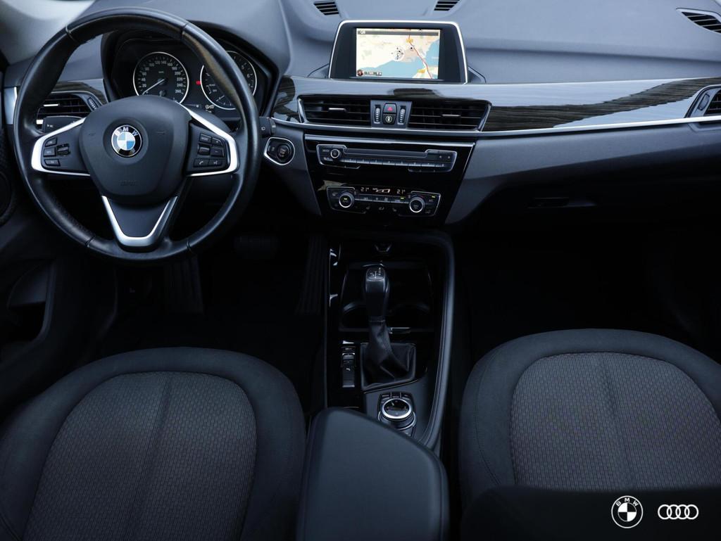 BMW X1 18i BUSINESS ED / CLIMA / STOELVW / TREKHAAK / 19", Met garantie (alle), 19 km/l, 3 cilinders, 1405 kg