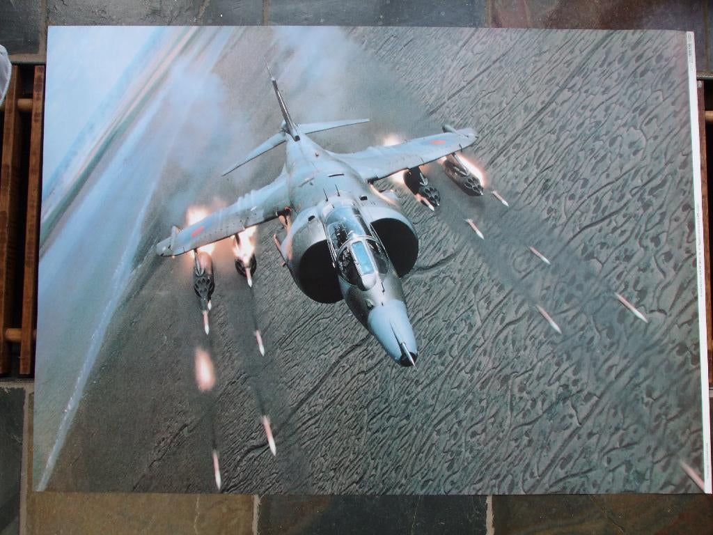 Poster Vliegtuig Royal Air Force, Verzamelen, Luchtvaart en Vliegtuigspotten, Ophalen of Verzenden, Nieuw, Kaart, Foto of Prent