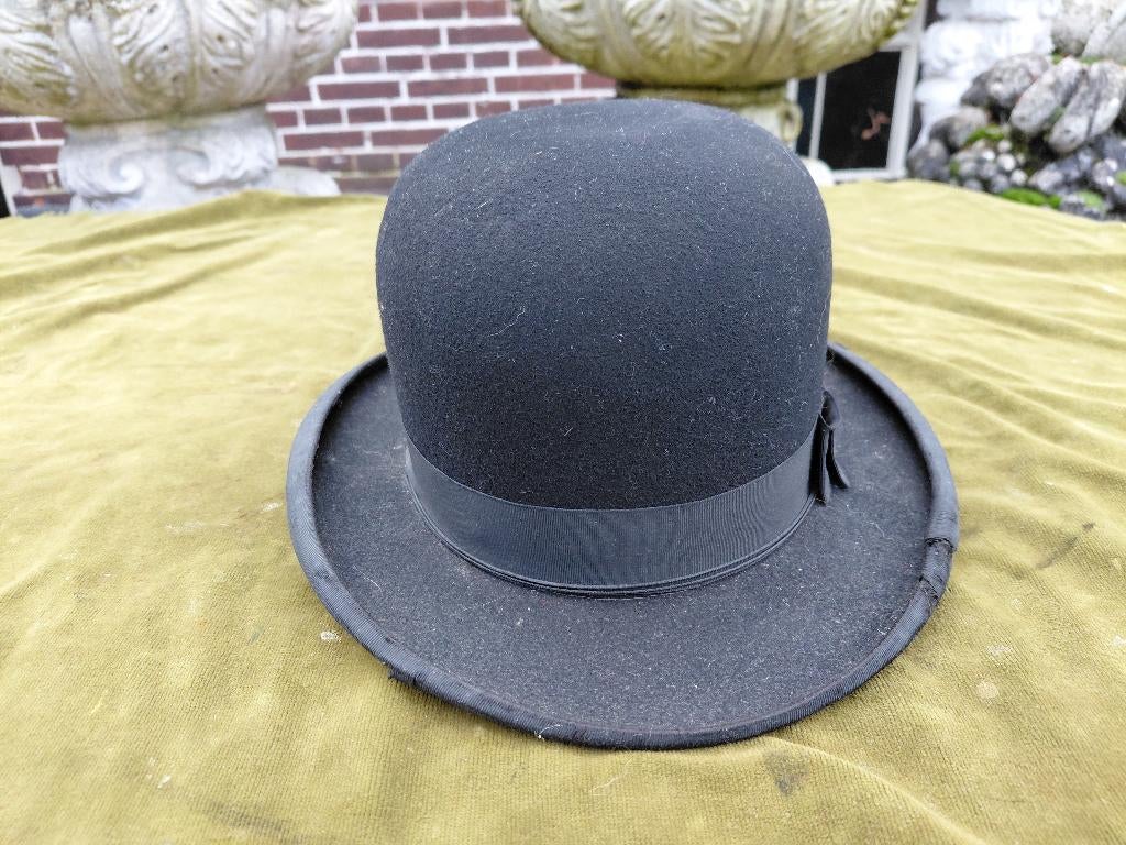 Antieke zwarte Engelse bolhoed, maat 56., Antiek en Kunst, Antiek | Kleding en Accessoires, Verzenden, Heren, Vintage antiek oud