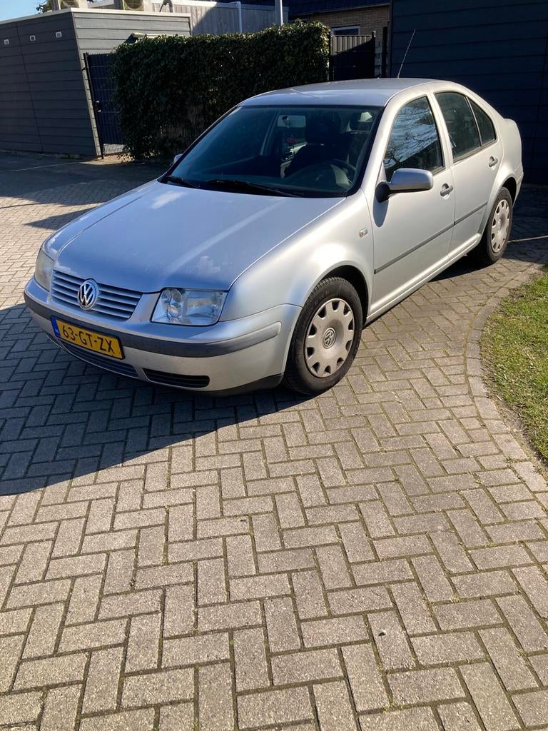 Prima rijdende Volkswagen Bora 1.6 77KW 2001 Grijs, Auto's, Volkswagen, Bora, 4 cilinders, 1200 kg, Handgeschakeld