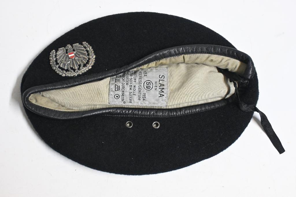 baret oostenrijk maat 59 met embleem, Verzamelen, Ophalen of Verzenden, Landmacht, Overige gebieden, Helm of Baret