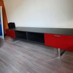 Lange donkerhouten tv meubel op metalen onderstel, Gebruikt, 200 cm of meer, Minder dan 100 cm, Modern