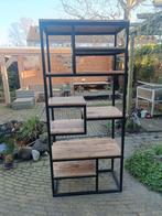 Vakkenkast zwart staal en mango hout, Ophalen, Zo goed als nieuw