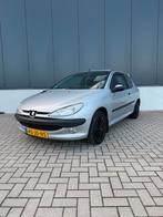 Peugeot 206 1.4 /2002/84.000 km/Bluetooth radio, Auto's, Peugeot, Voorwielaandrijving, 31 €/maand, 4 cilinders, Origineel Nederlands