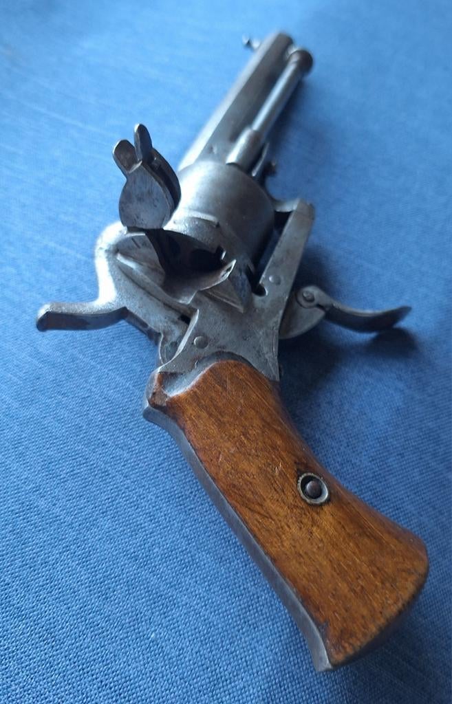Antiek Frans revolvertje 4., Verzenden