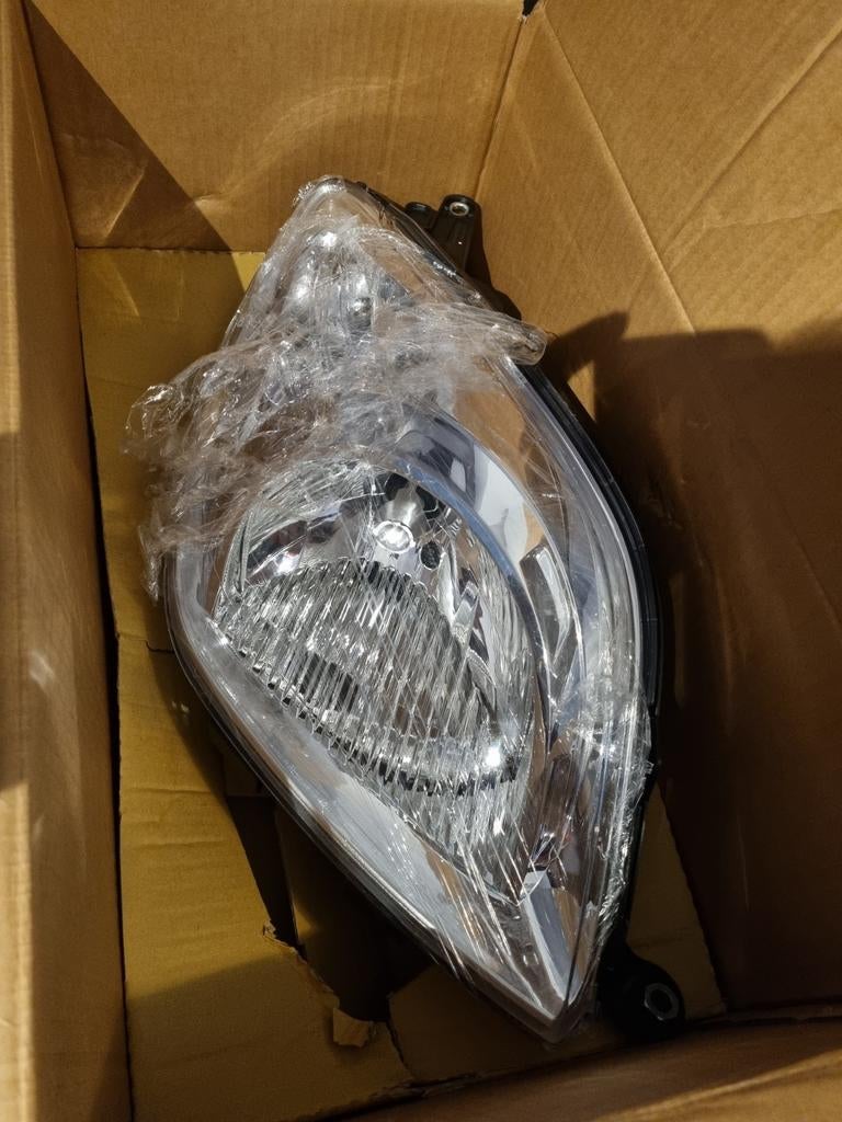 Nieuwe koplamp voor Toyota Yaris, Ophalen of Verzenden, Nieuw, Toyota