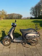 Snorscooter TYM 50 2017 ( Vespa / BTC RIVA look), Ophalen of Verzenden, Gebruikt, Benzine, Overige merken
