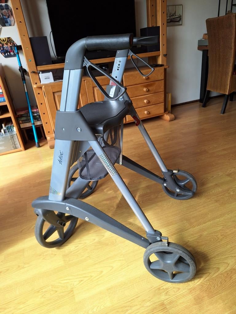 Te koop: lichtgewicht rollator, Diversen, Rollators, Ophalen, Lichtgewicht