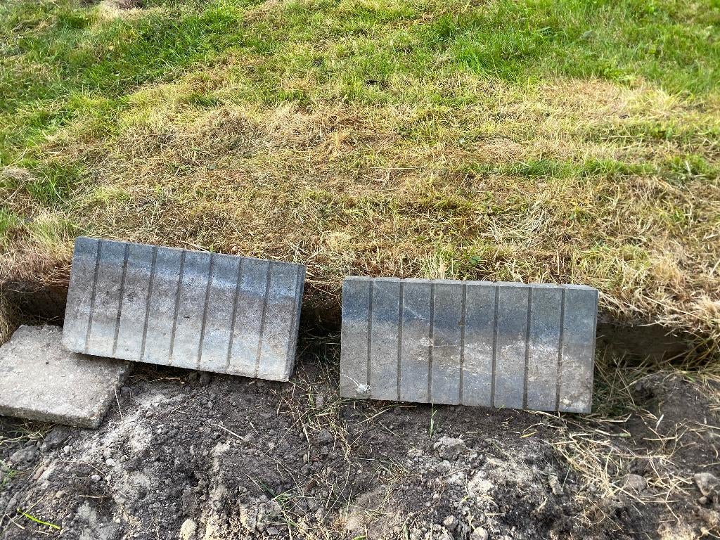 GRATIS  borderstenen, Tuin en Terras, Tegels en Klinkers, Ophalen, Gebruikt, Overige typen, Natuursteen