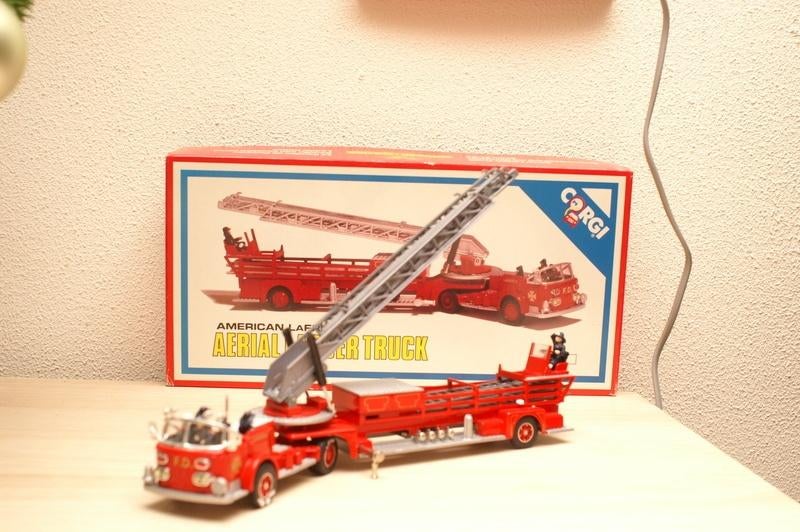 american lafrance  ladder truck brandweer, Ophalen of Verzenden, Zo goed als nieuw, Auto, Corgi