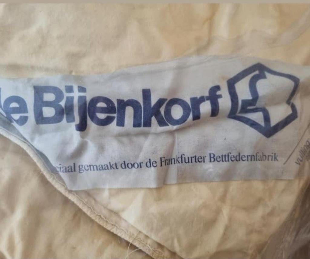 Tweepersoons dekbed De Bijenkorf 200x240 met nieuw dons, Wit, Ophalen of Verzenden, Deken of Dekbed, Nieuw